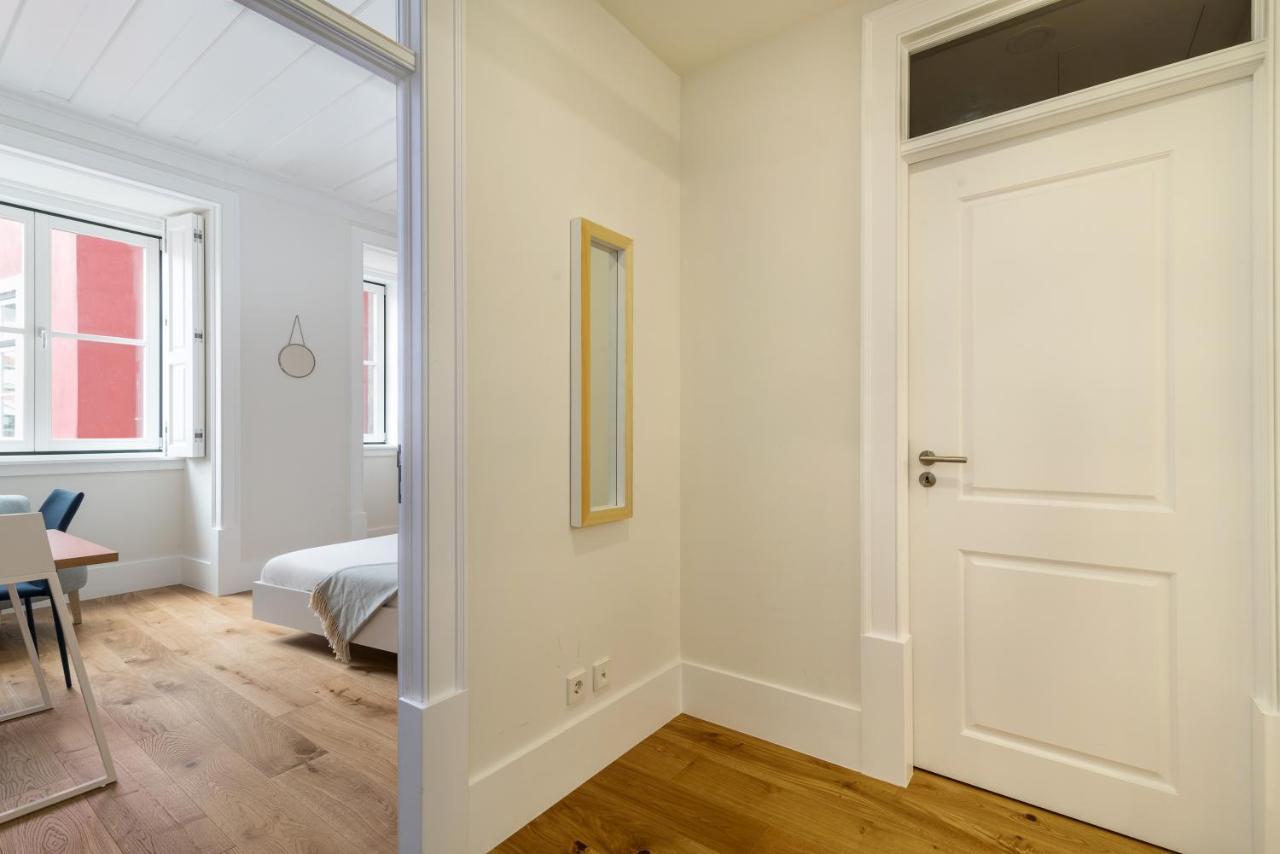 Modern Flat In Downtown Lisbon By Lovelystay Ngoại thất bức ảnh