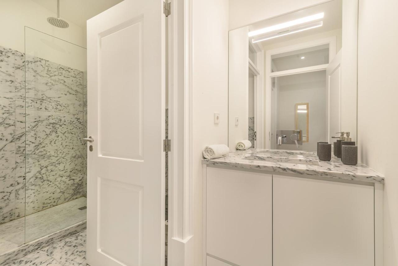 Modern Flat In Downtown Lisbon By Lovelystay Ngoại thất bức ảnh